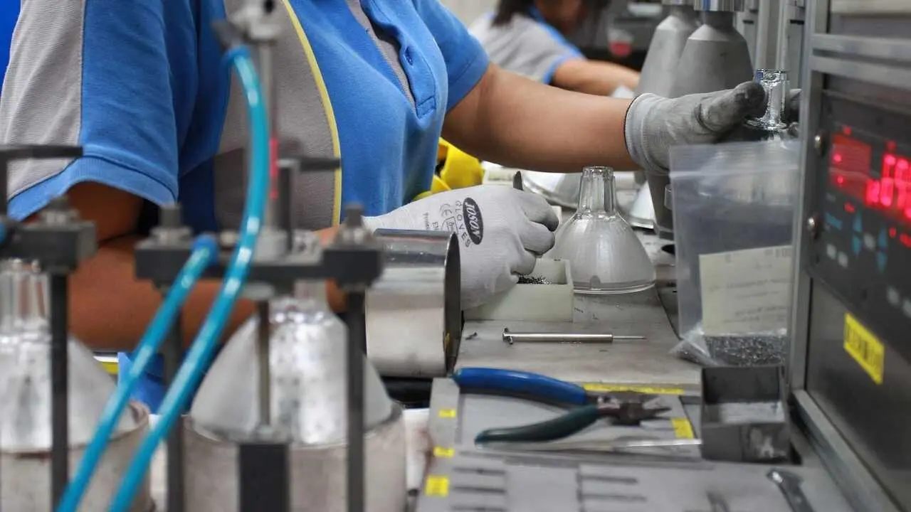 factory-563802_1920
