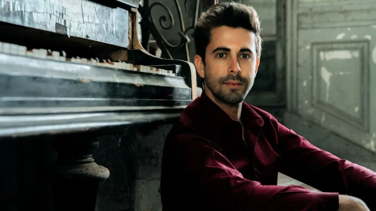 El pianista Antonio Oyarzabal