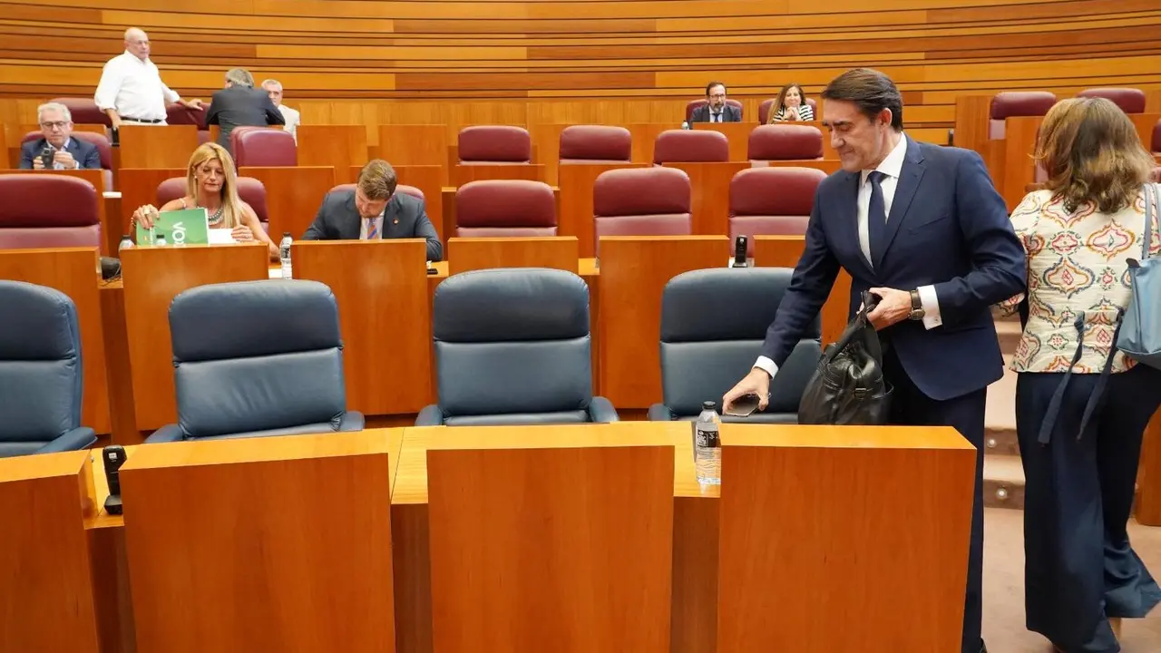 Suárez-Quiñones, en el momento de llegar al pleno.