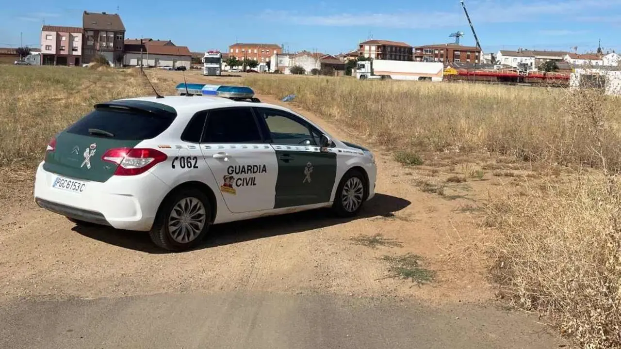 Imagen de efectivos de la Guardia Civil en la zona del recinto ferial.