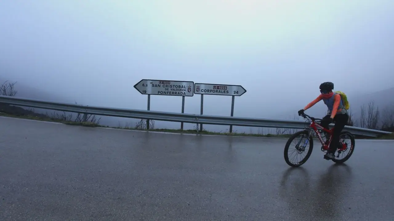 Ambiente previo a la subida al alto del Morredero en Ponferrada de la etapa de la Vuelta ciclista a España