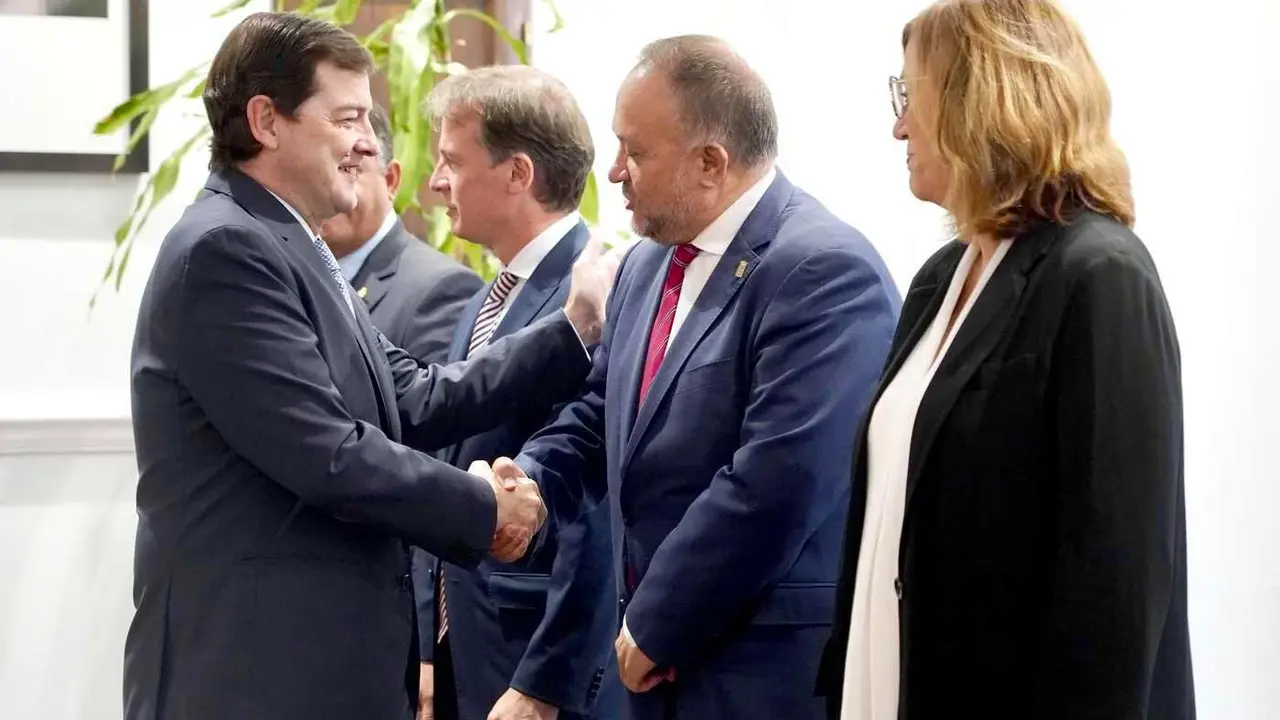 Diputaciones y Junta (14)