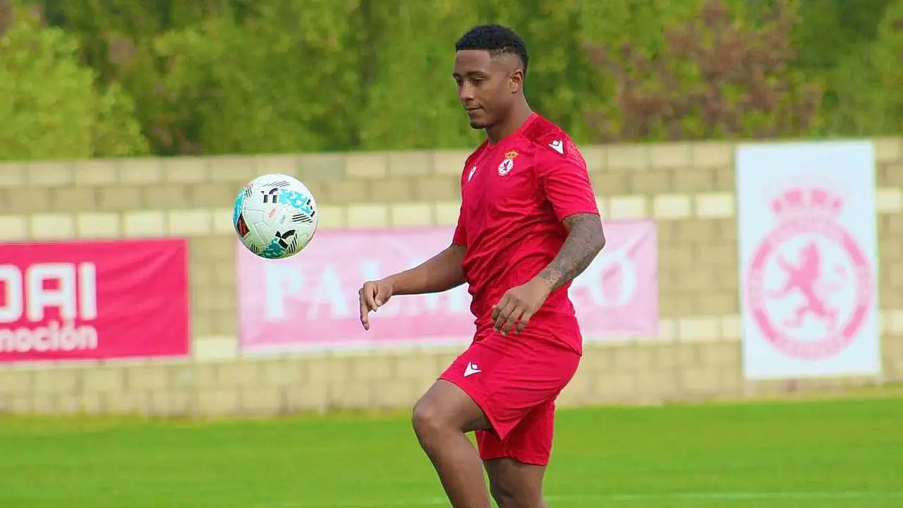 Lucas Ribeiro, durante el entrenamiento de este viernes. Foto: CyDLeonesa