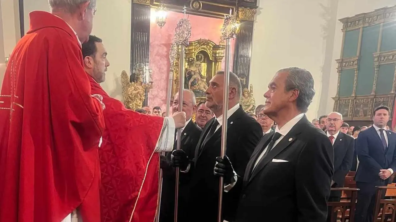 Un instante de la toma de posesión del nuevo abad.