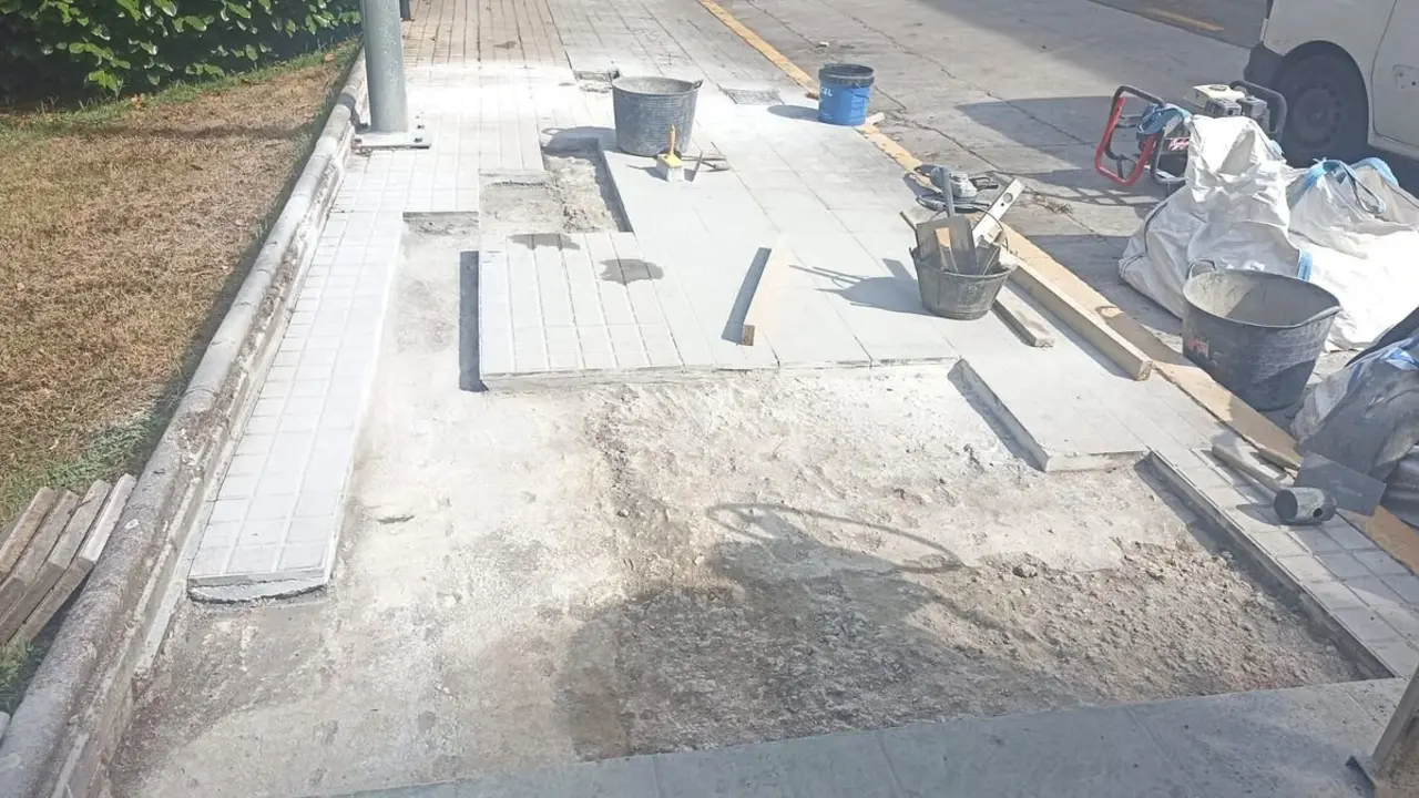 Reparación baldosas avenida de El Bierzo 1