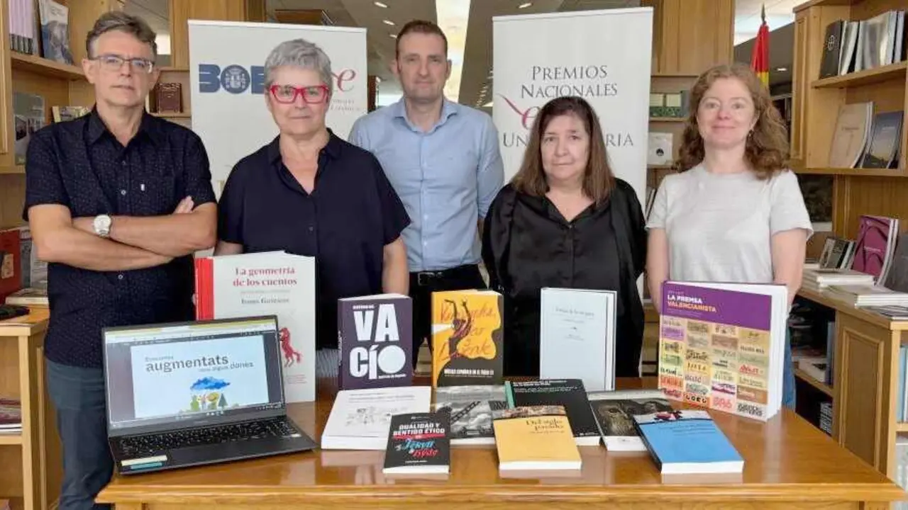 Jurado de los premios UNE.