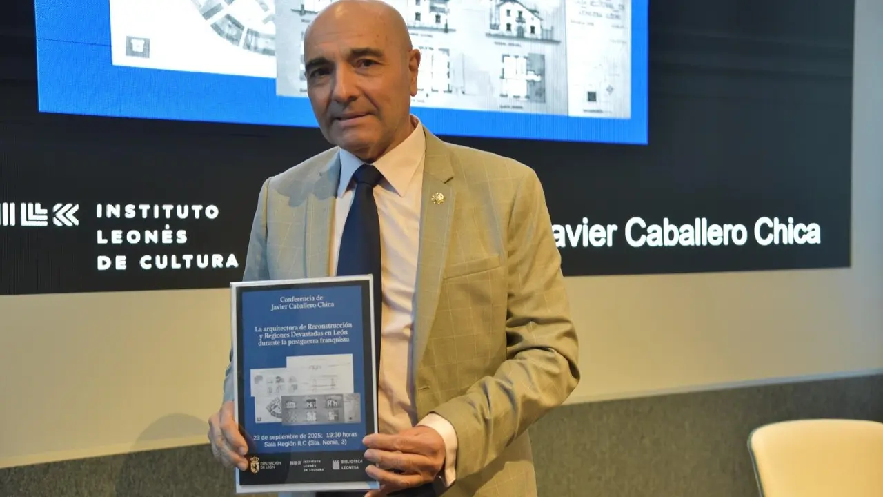 El historiador del Arte, Javier Caballero, impartió una conferencia en el ILC en la que repasó los grandes hitos de la 'reconstrucción' de las zonas devastadas por la guerra.