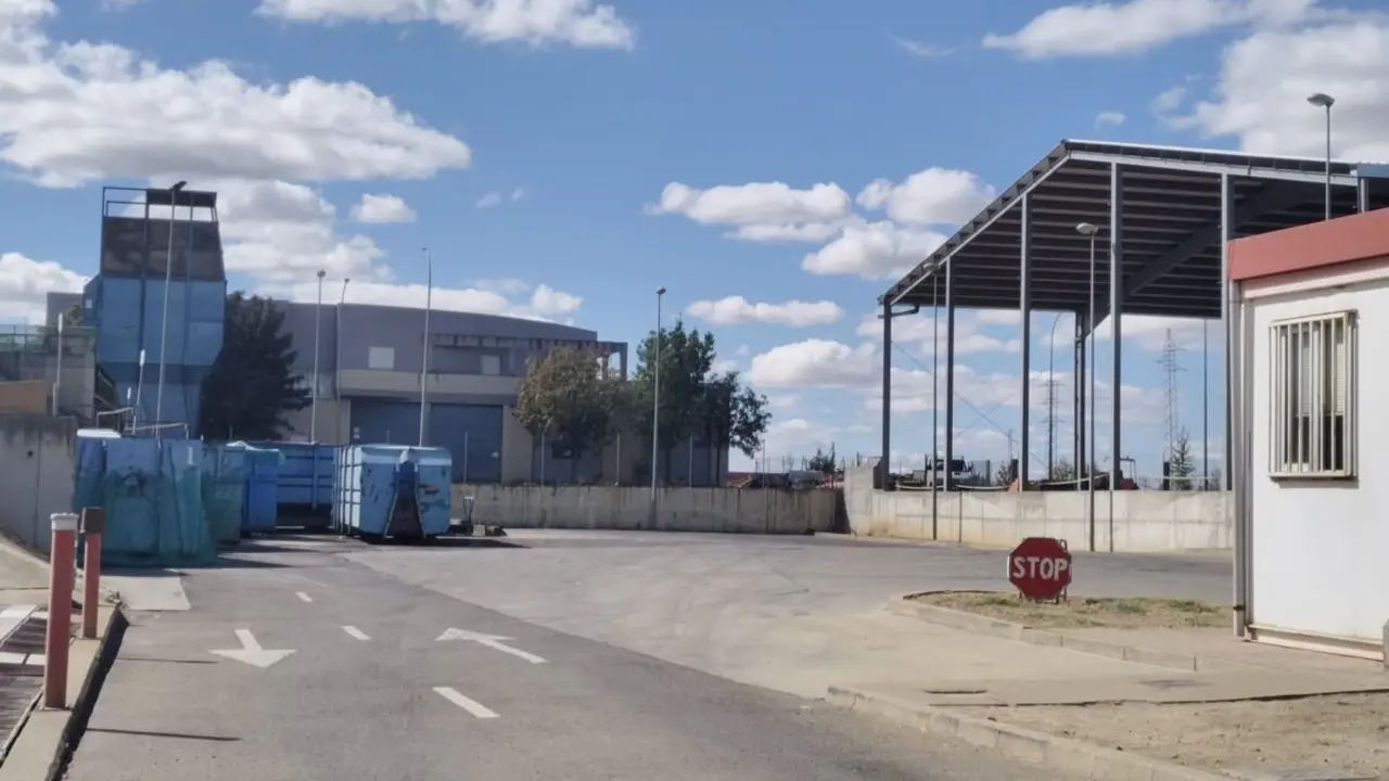 El Ayuntamiento de Valencia de Don Juan implanta un Plan de Choque para optimizar la limpieza del municipio.