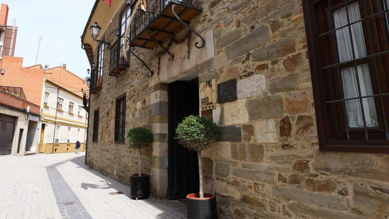 Exterior de la Casa De Tepa de Astorga, establecimiento adherido a la marca Posadas Reales de Castilla y León.