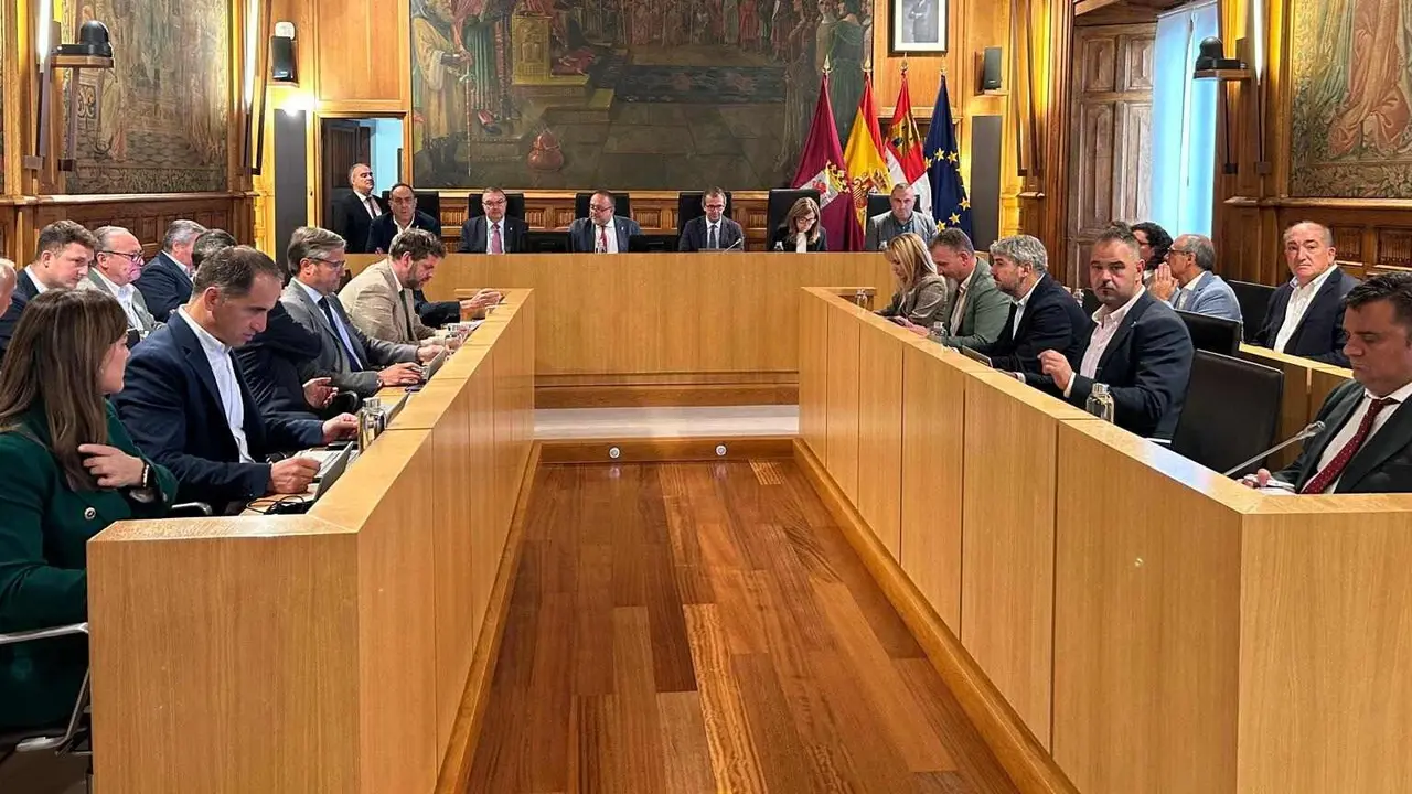 Un instante del pleno de la Diputación Provincial celebrado este miércoles.
