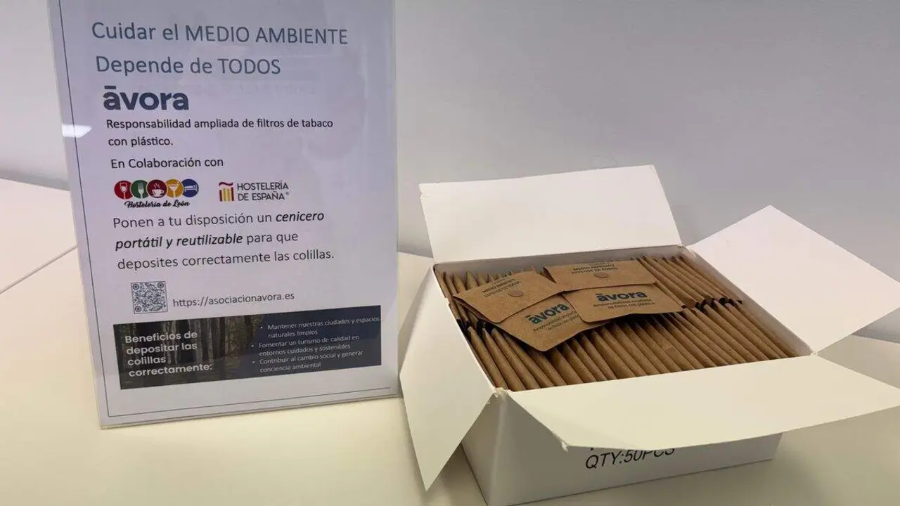 Durante la campaña los establecimientos entregarán ceniceros desechables a los fumadores.
