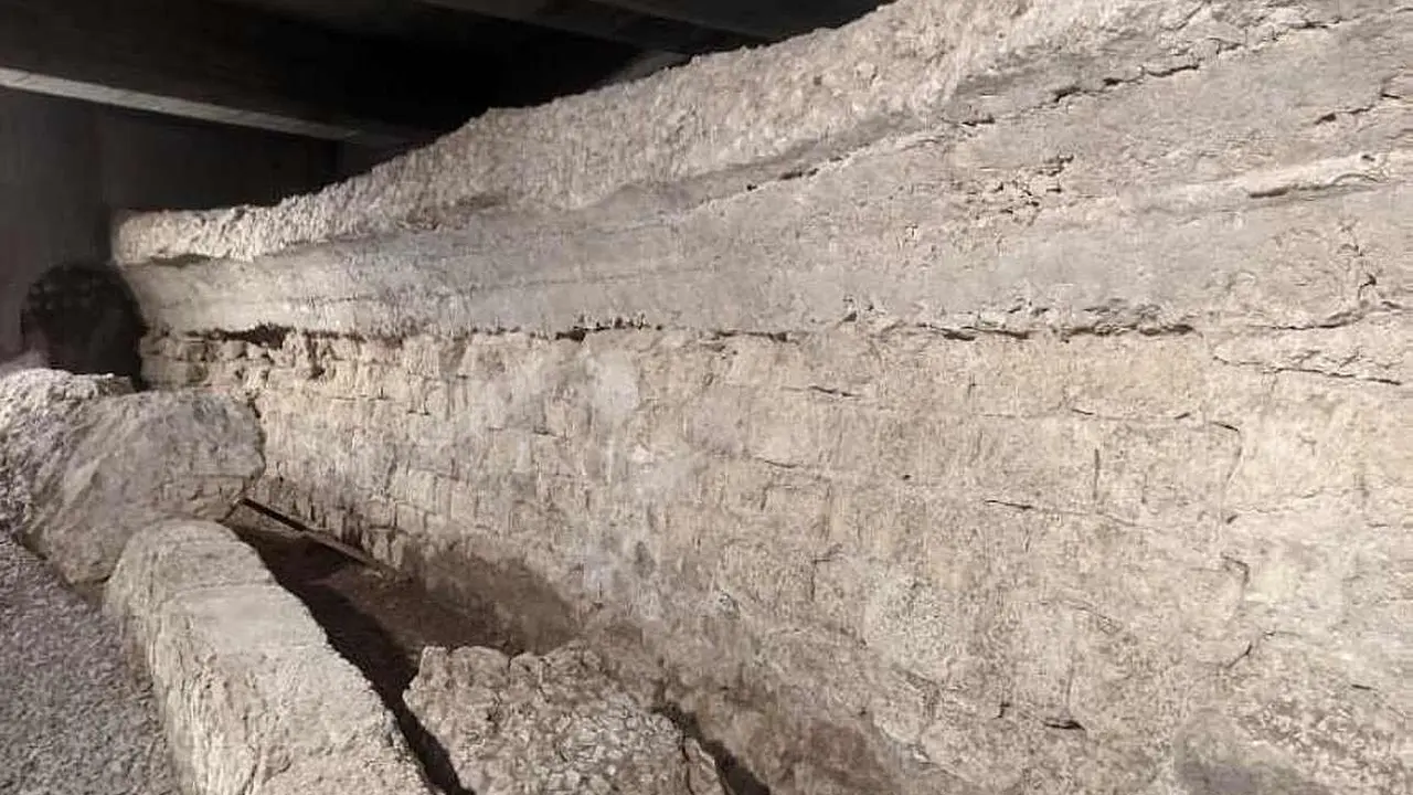 Imagen de una parte del anfiteatro romano de León que ya es visitable.
