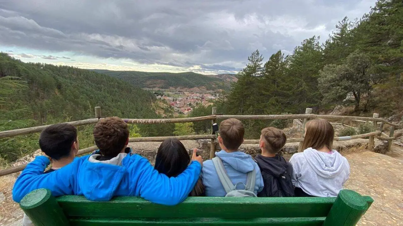 Cistierna acoge con éxito la visita de estudiantes y profesores eslovenos dentro del programa Erasmus+.