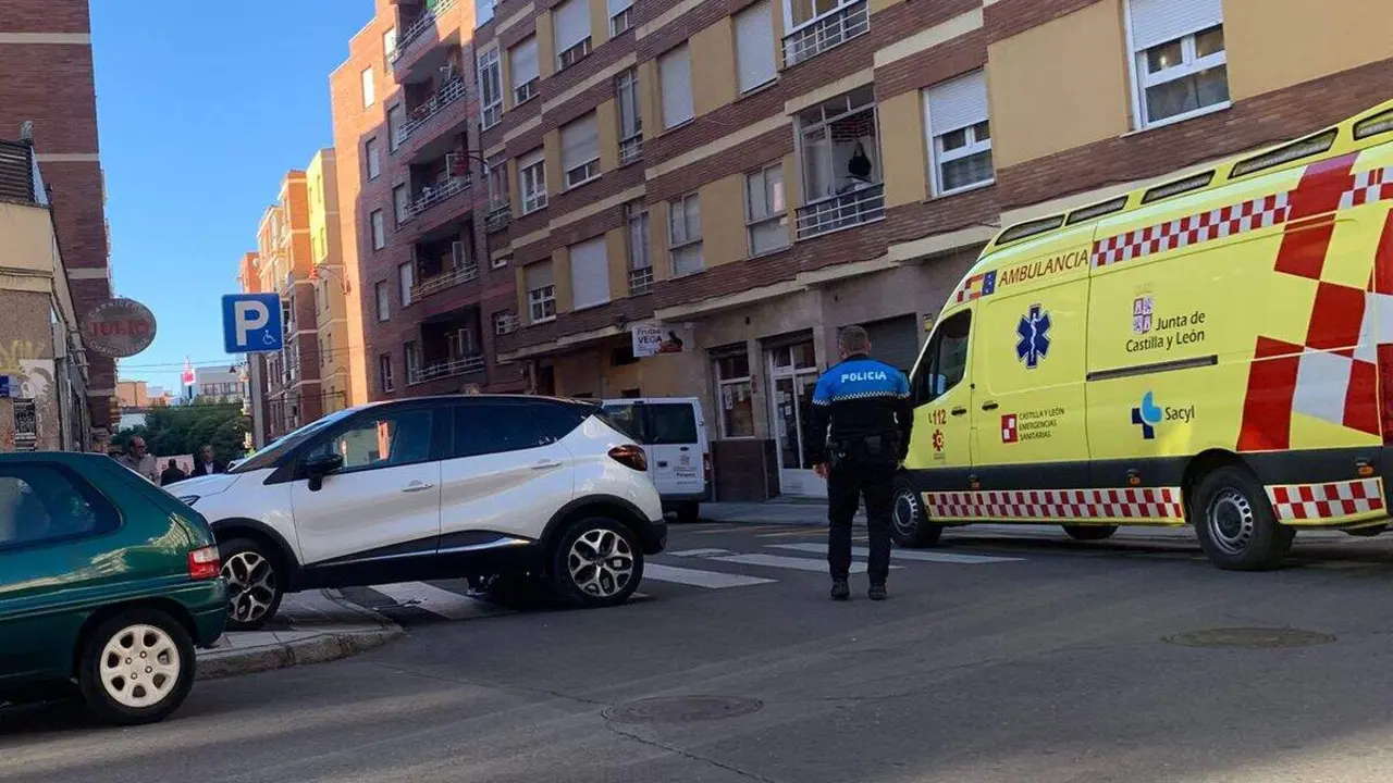 El accidente se produjo en la confluencia de las calles Batalla de Clavijo y Veintiséis de Mayo a primera hora de la mañana. Foto: A. Laliena