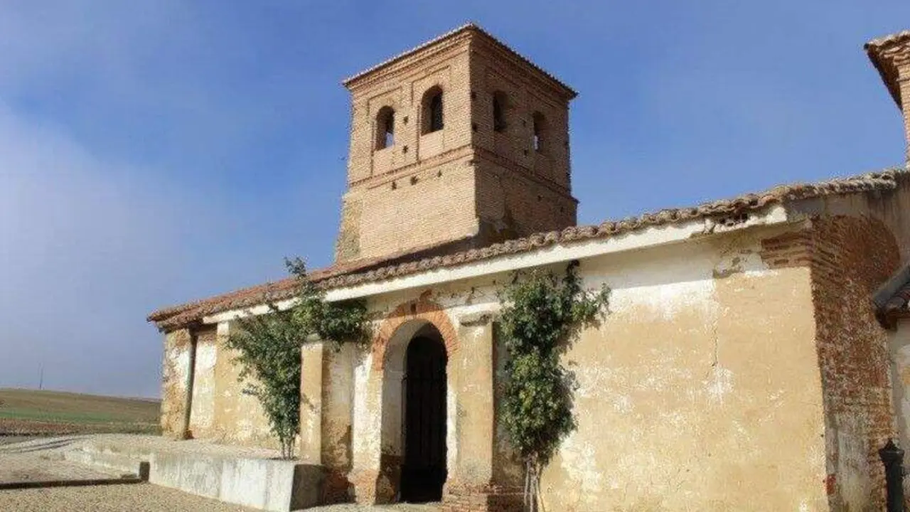 Iglesia de San Martín de la Cueza, en el término municipal de Sahagún.