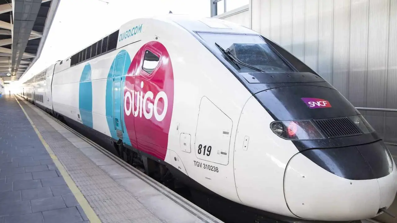 Ouigo, compañía de bajo coste que podrá  llegar a León a partir de 2028.