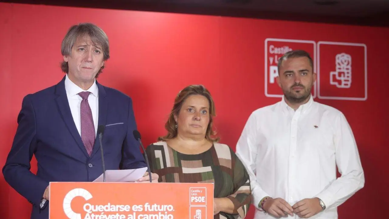 El secretario general del PSOE de Castilla y León, Carlos Martínez, comparece una vez finalizado el proceso de primarias de la candidatura a la Presidencia de la Junta.