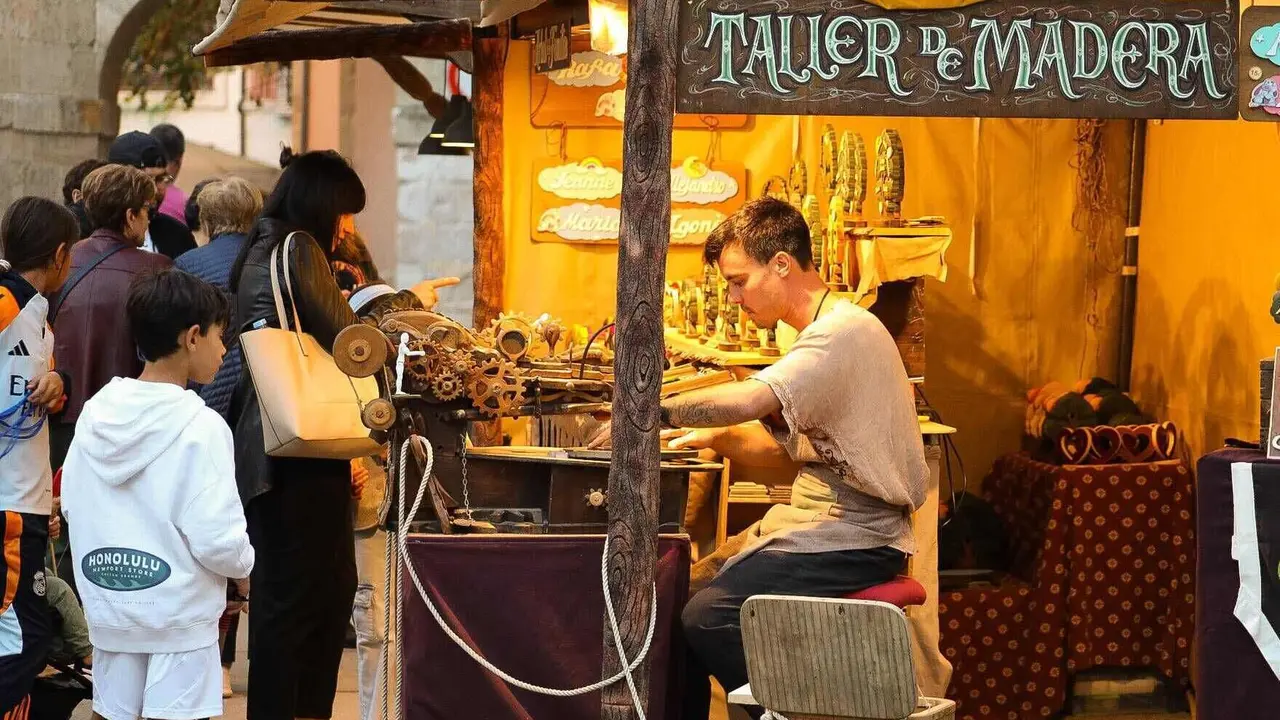 El Mercado Medieval regresa a las calles de León con innumerables propuestas.