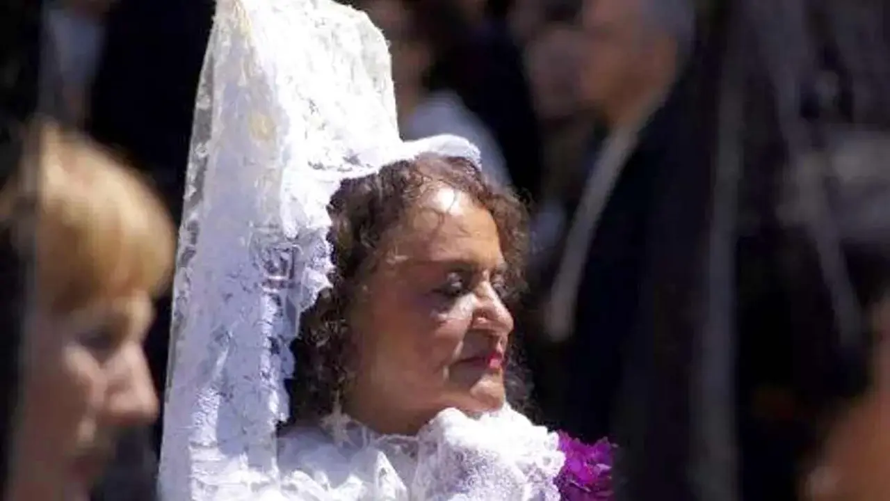 Menchu Manzano, durante la celebración de una Semana Santa en León.