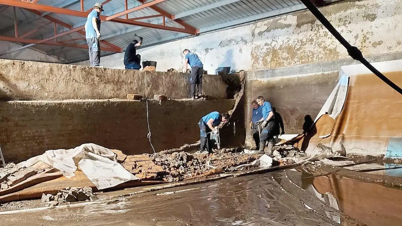 Restauración de los depósitos de agua tras la rotura del muro