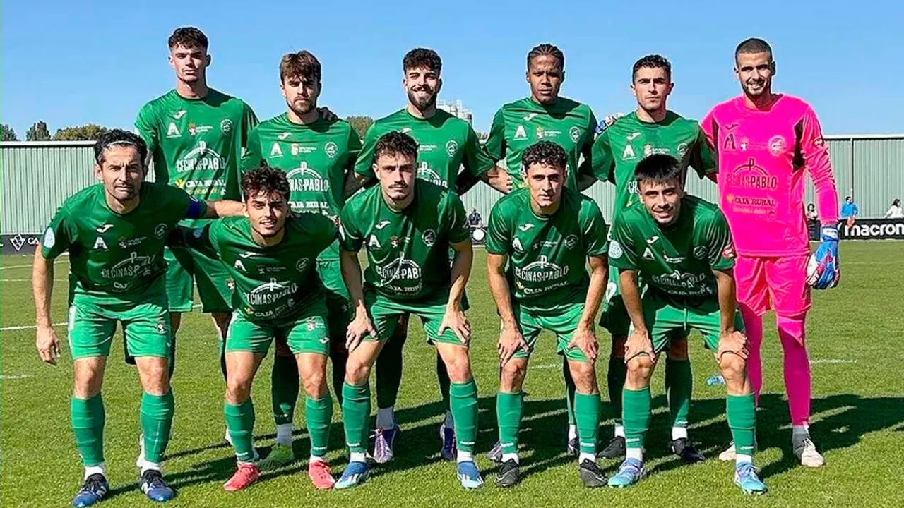 Imagen del once inicial del Astorga en Burgos.