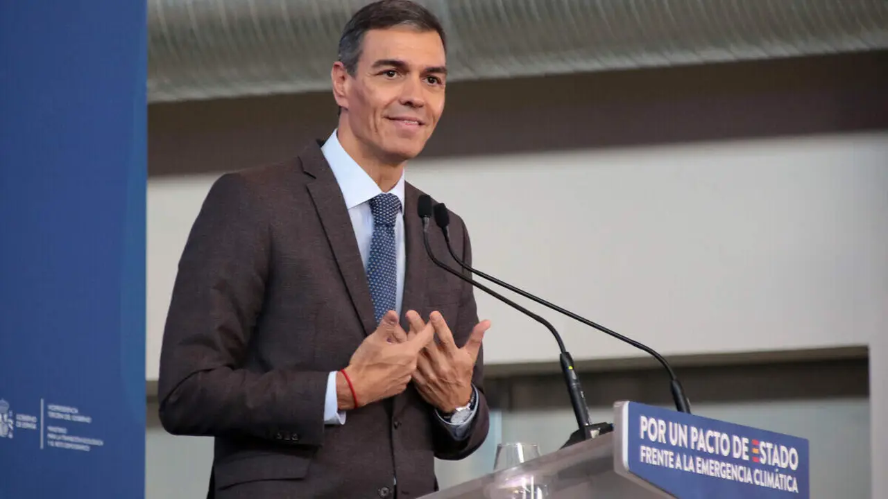 El presidente del Gobierno, Pedro Sánchez, participa en Ponferrada en la segunda jornada de la Convención por un Pacto de Estado frente a la Emergencia Climática, acompañado por la vicepresidenta Sara Aagesen y el delegado del Gobierno, Nicanor Sen