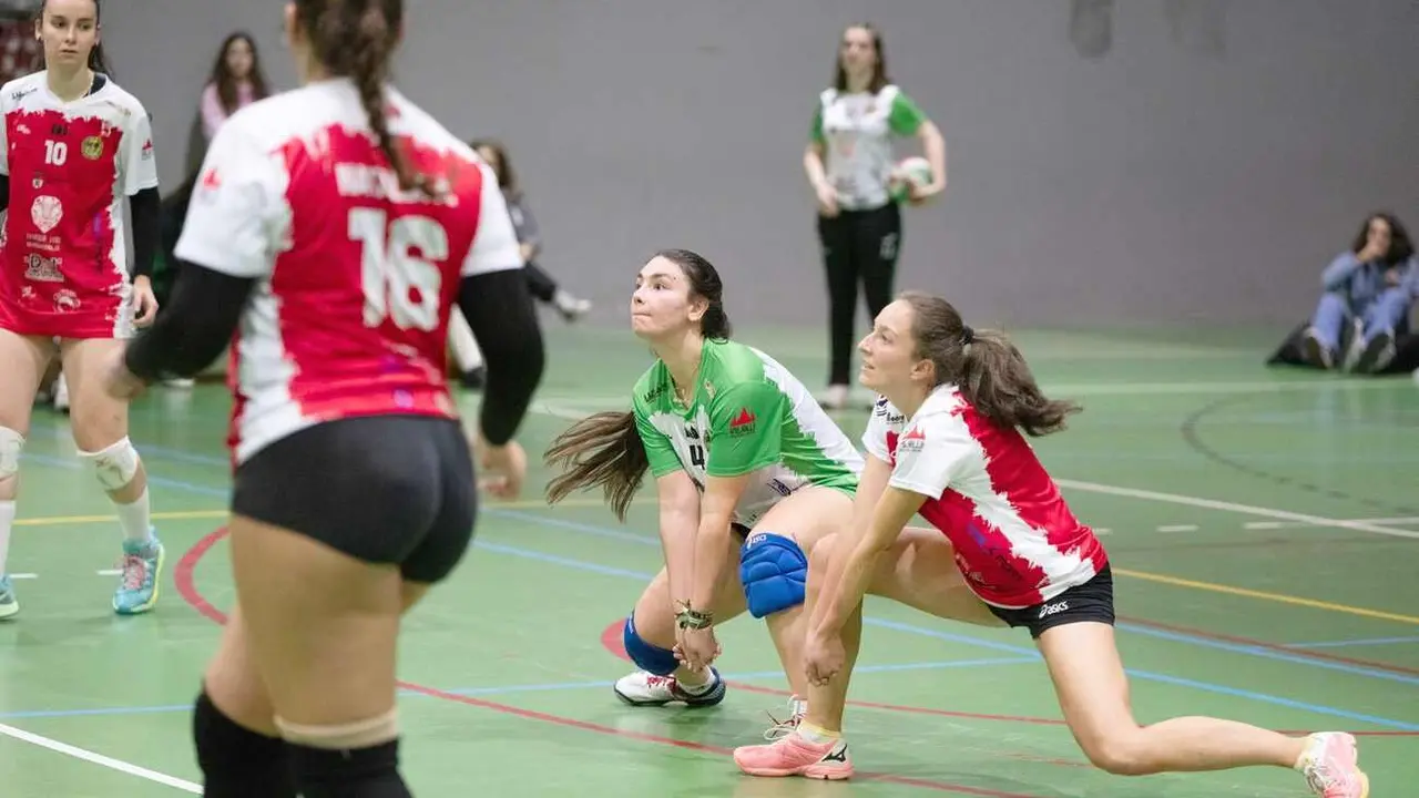 AULE Voleibol sumó un valioso punto pese a la derrota.