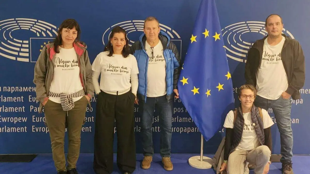 Miembros de OncoBierzo registran en el Parlamento Europeo una petición para reclamar mejoras sanitarias en el Bierzo.