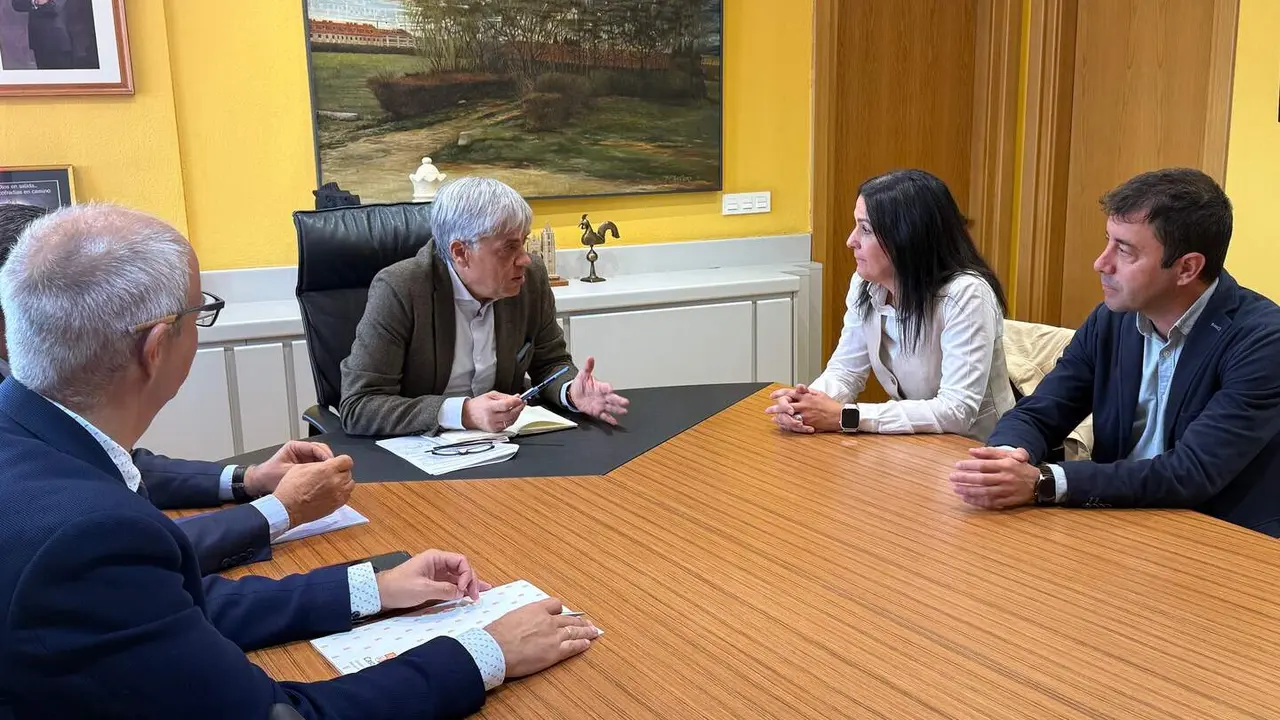 reunión alcaldesa y junta