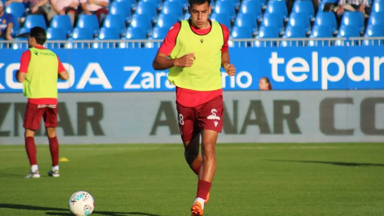 Thiago, sobre el terreno de juego de