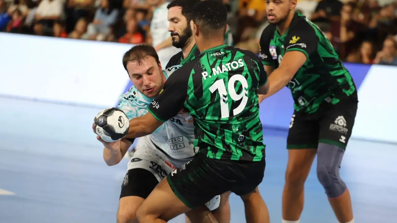 El Abanca Ademar, con todo y a por todo en Europa. Foto: Isaac Llamazares