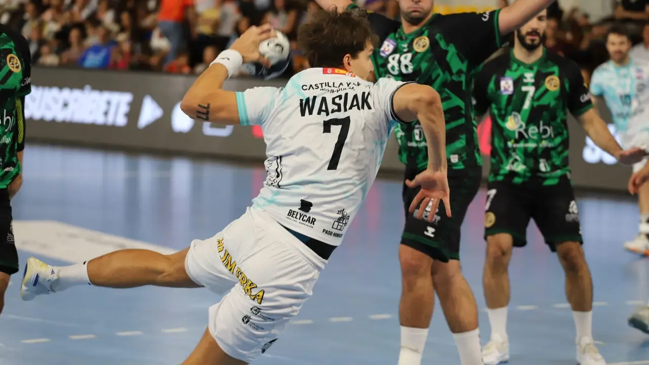 Europa espera este martes a un Ademar dispuesto a conseguir una nueva victoria. Foto: Isaac Llamazares