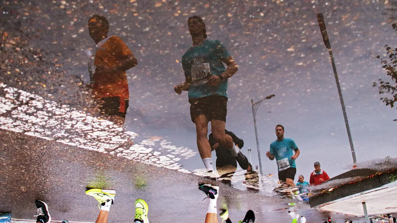 La lluvia no impide la alta participación en la carrera 10KM León, Cuna del Parlamentarismo