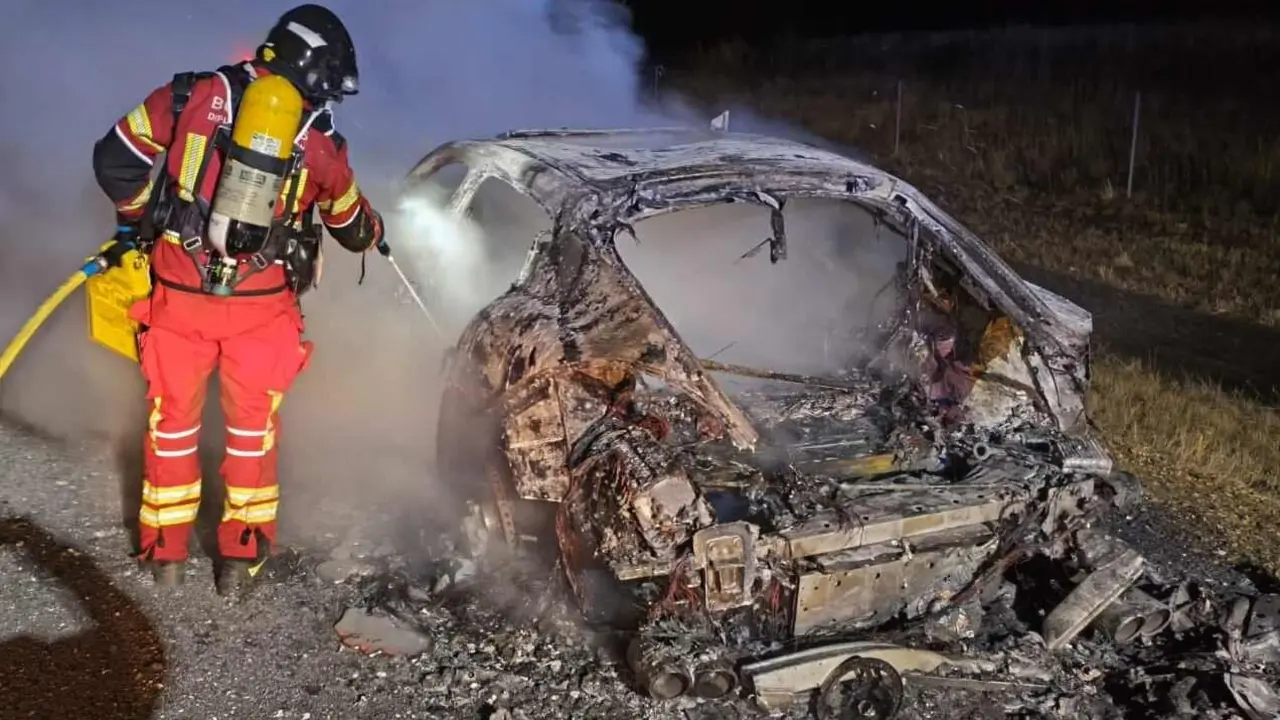 INcendio coche sepeis (4)