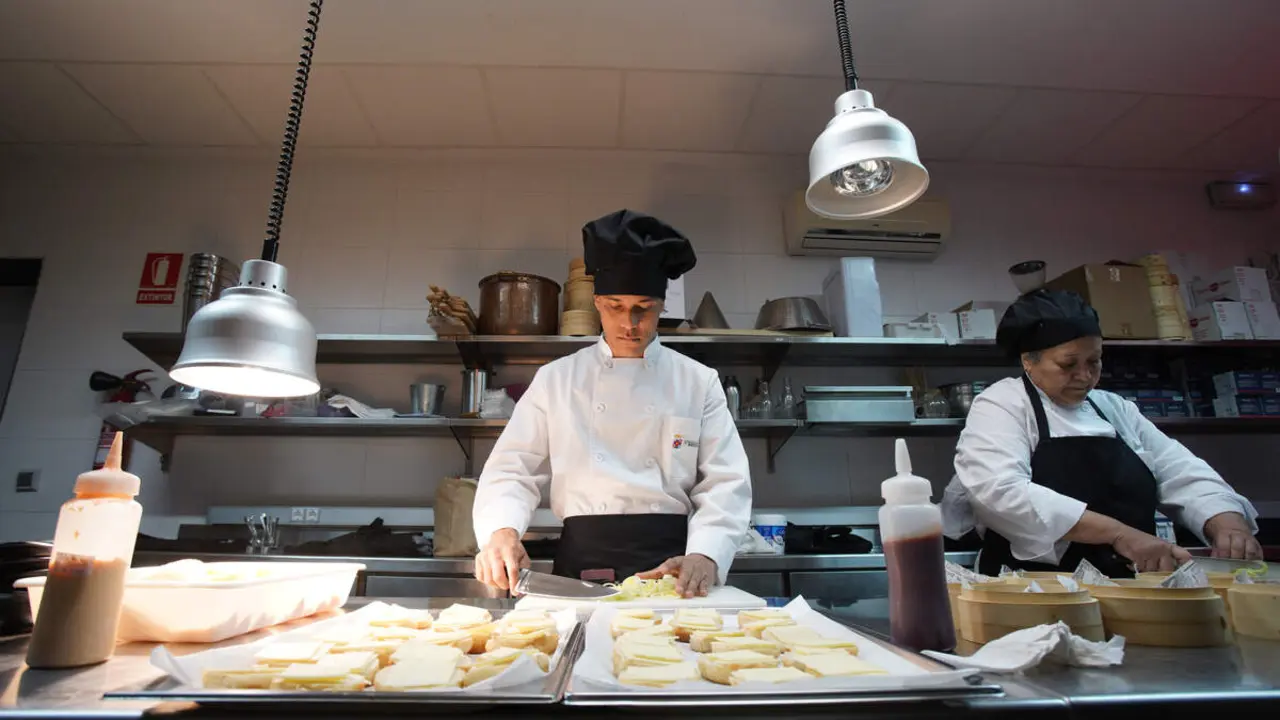 Participantes en el proyecto enmarcado en el programa 'Comanda en Ruta. Un paso más', de la Gastroescuela