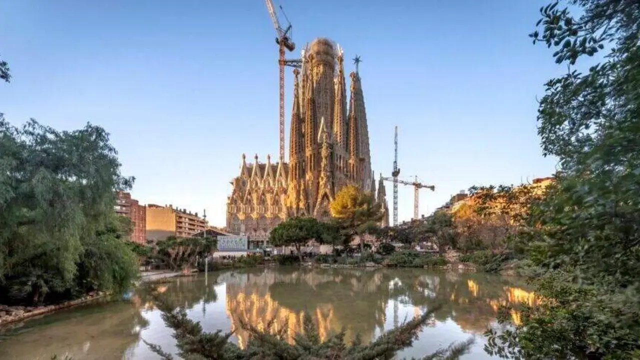 La Sagrada Familia de Barcelona, premio León de Plata.