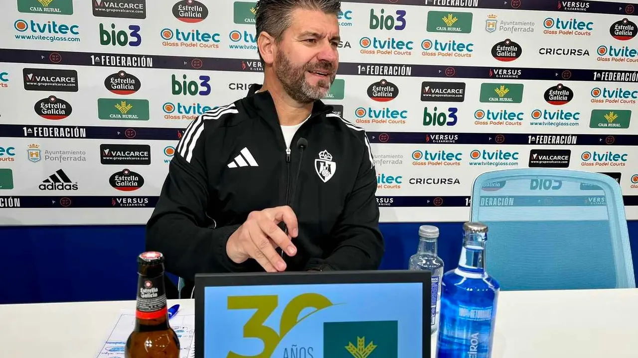 Fernando Estévez, durante su rueda de prensa.