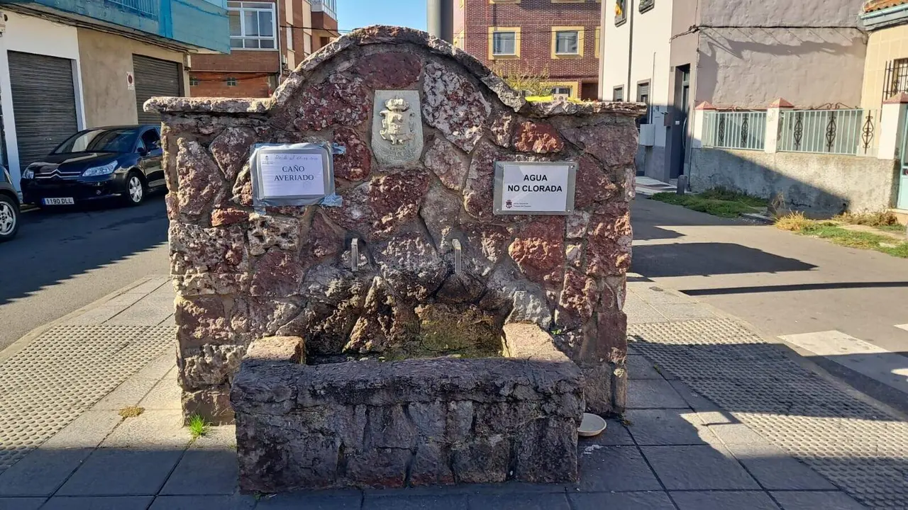 Imagen del caño de Trobajo, ahora sin suministro.