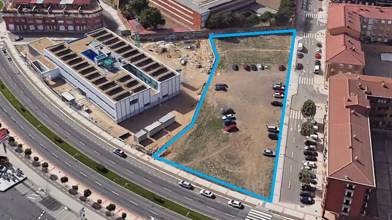 Imagen del nuevo aparcamiento localizado junto al centro de salud de El Ejido.
