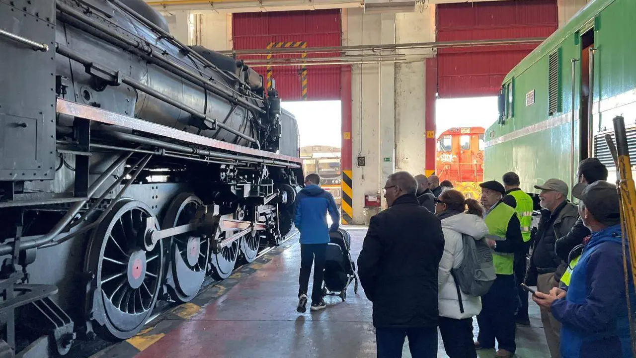 Renfe abre su taller de Motor en León a 300 visitantes en una jornada de puertas abiertas. Foto: Renfe
