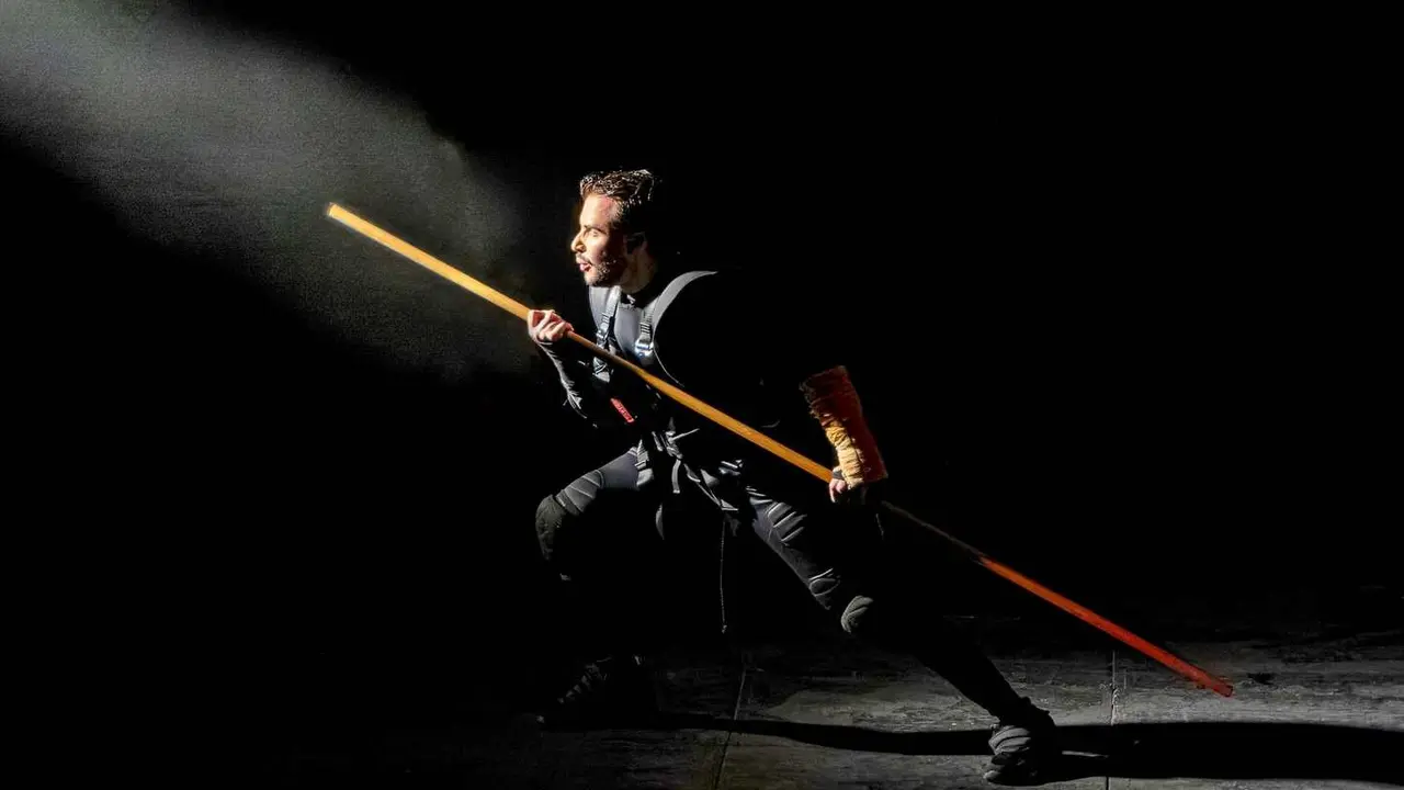 Este viernes 30 de octubre a las 20:30 horas, el Auditorio Ciudad de León acogerá la representación de ‘Tebanas’, un espectáculo de la compañía Ay Teatro que retoma tres grandes tragedias griegas.