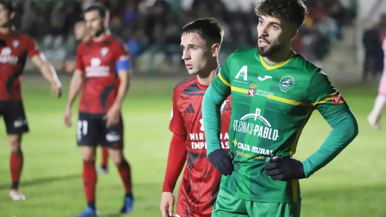 El Astorga se mide a un rival directo en la lucha por la salvación.