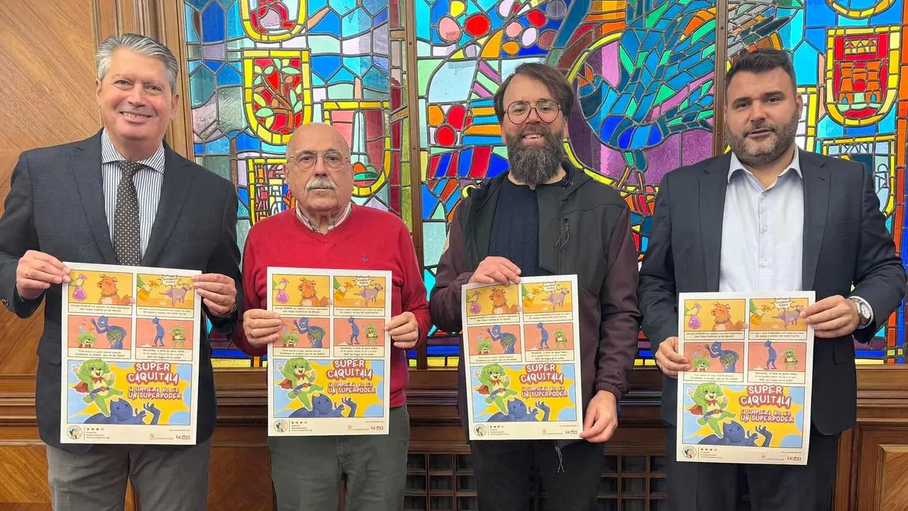 Concejales del Ayuntamiento de León, durante la presentación de la campaña.