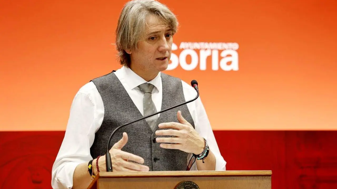 El líder del PSOECyL, Carlos Martínez, este jueves en un evento en Soria. Foto: Concha Ortega