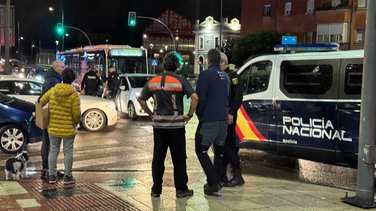 Una discusión de tráfico ha acabado este viernes en bronca, pelea y un detenido en León capital interviniendo hasta media docena de patrullas de Policía Nacional y Local.