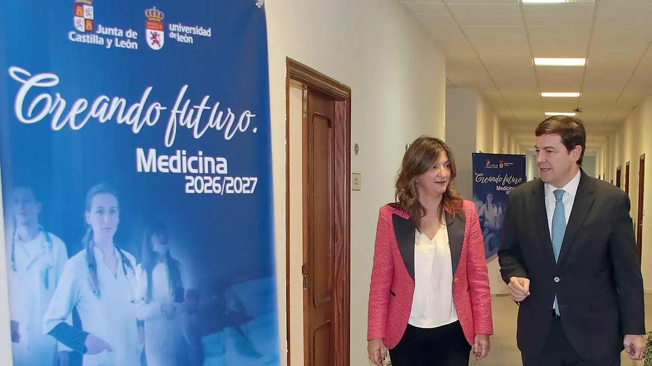 El presidente de la Junta de Castilla y León, Alfonso Fernández Mañueco, se reúne con la rectora de la Universidad de León, Nuria González Álvarez