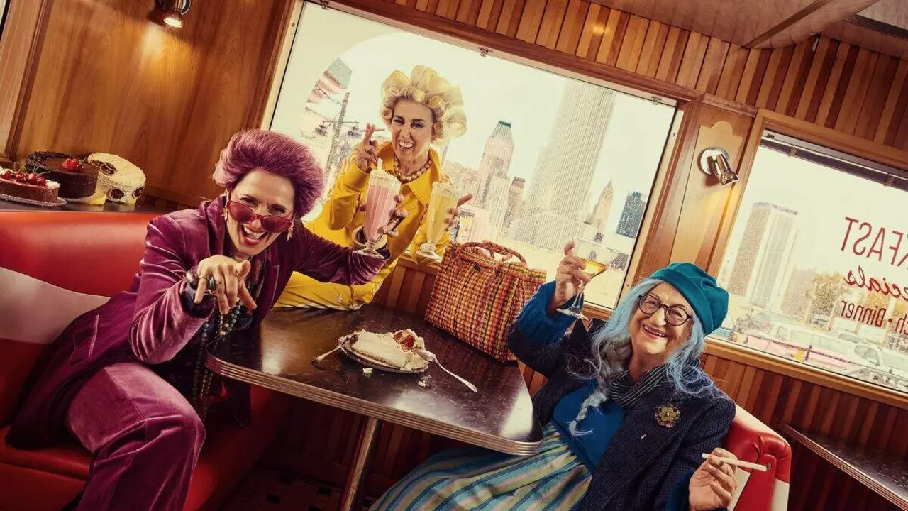 El Auditorio de León celebra el centenario de Carmen Martín Gaite con ‘Caperucita en Manhattan’.