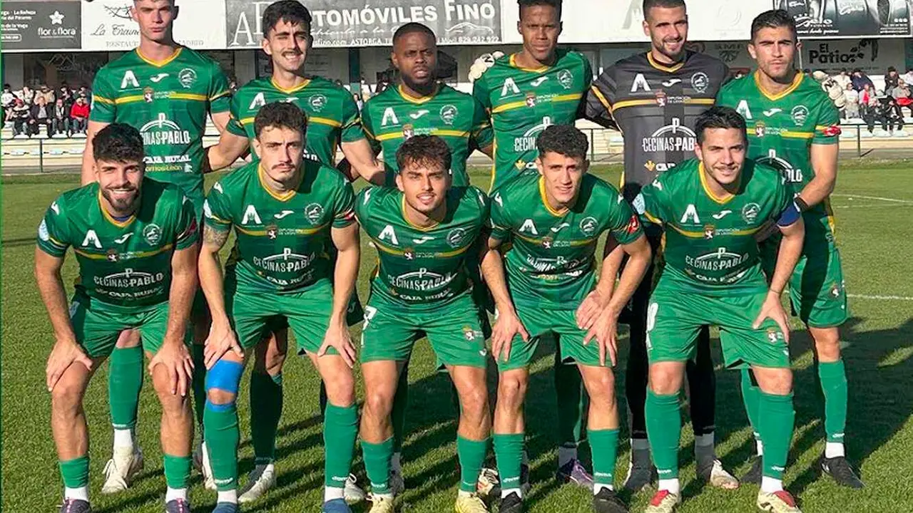 Equipo inicial del Atlético Astorga en La Eragudina.