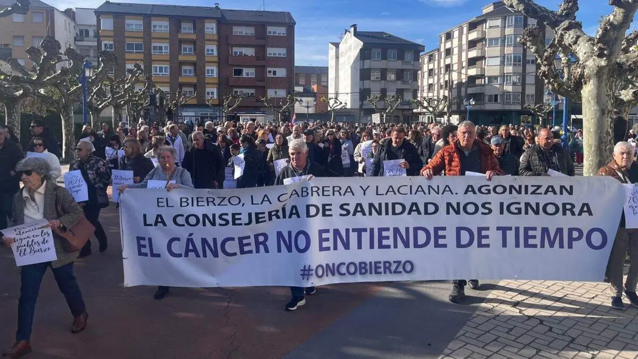 Manifestación por la sanidad pública en Bembibre este domingo. Foto: Cedida El Bierzo Digital