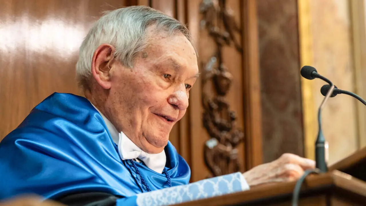 Amable Liñán, durante su investidura como Doctor Honoris Causa en 2024.